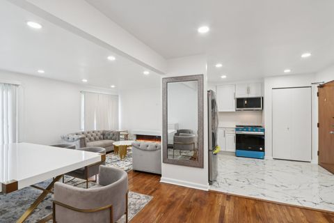 Tiny photo for 8916 Kenneth Drive #1E, Des Plaines, IL 60016 (MLS # 12502043)