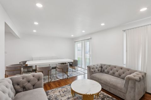 Tiny photo for 8916 Kenneth Drive #1E, Des Plaines, IL 60016 (MLS # 12502043)