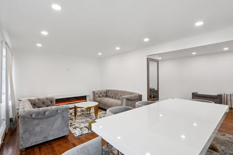 Tiny photo for 8916 Kenneth Drive #1E, Des Plaines, IL 60016 (MLS # 12502043)