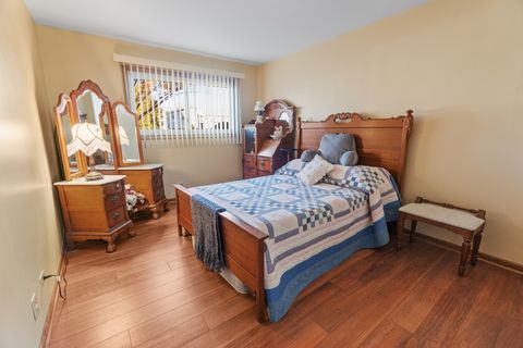 Tiny photo for 315 Cottonwood Court, Schaumburg, IL 60193 (MLS # 12523335)