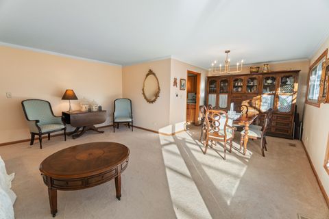 Tiny photo for 315 Cottonwood Court, Schaumburg, IL 60193 (MLS # 12523335)
