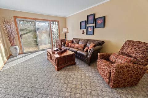 Tiny photo for 315 Cottonwood Court, Schaumburg, IL 60193 (MLS # 12523335)