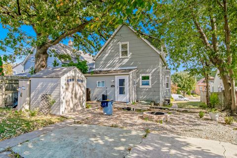Tiny photo for 12552 Highland Avenue, Blue Island, IL 60406 (MLS # 12490583)