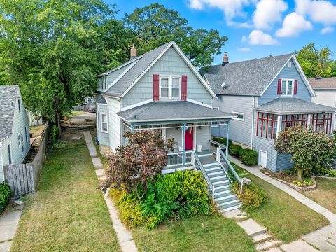 Tiny photo for 12552 Highland Avenue, Blue Island, IL 60406 (MLS # 12490583)