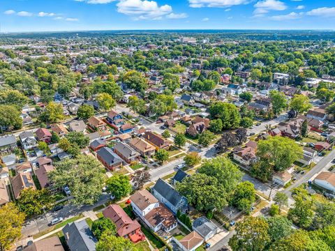 Tiny photo for 12552 Highland Avenue, Blue Island, IL 60406 (MLS # 12490583)
