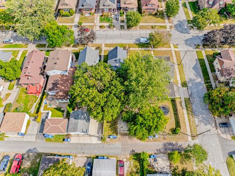 Tiny photo for 12552 Highland Avenue, Blue Island, IL 60406 (MLS # 12490583)