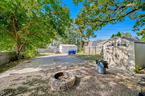 Tiny photo for 12552 Highland Avenue, Blue Island, IL 60406 (MLS # 12490583)