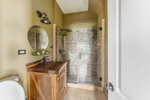 Tiny photo for 12552 Highland Avenue, Blue Island, IL 60406 (MLS # 12490583)