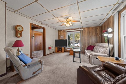 Tiny photo for 644 Oak Avenue, Aurora, IL 60506 (MLS # 12516696)