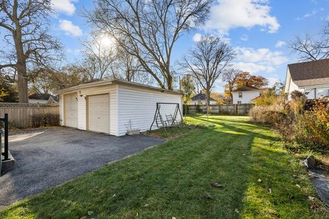 Tiny photo for 644 Oak Avenue, Aurora, IL 60506 (MLS # 12516696)