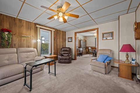 Tiny photo for 644 Oak Avenue, Aurora, IL 60506 (MLS # 12516696)