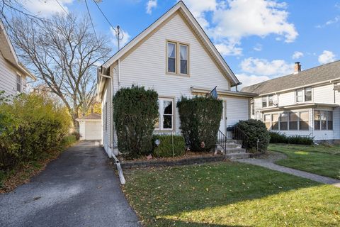 Tiny photo for 644 Oak Avenue, Aurora, IL 60506 (MLS # 12516696)