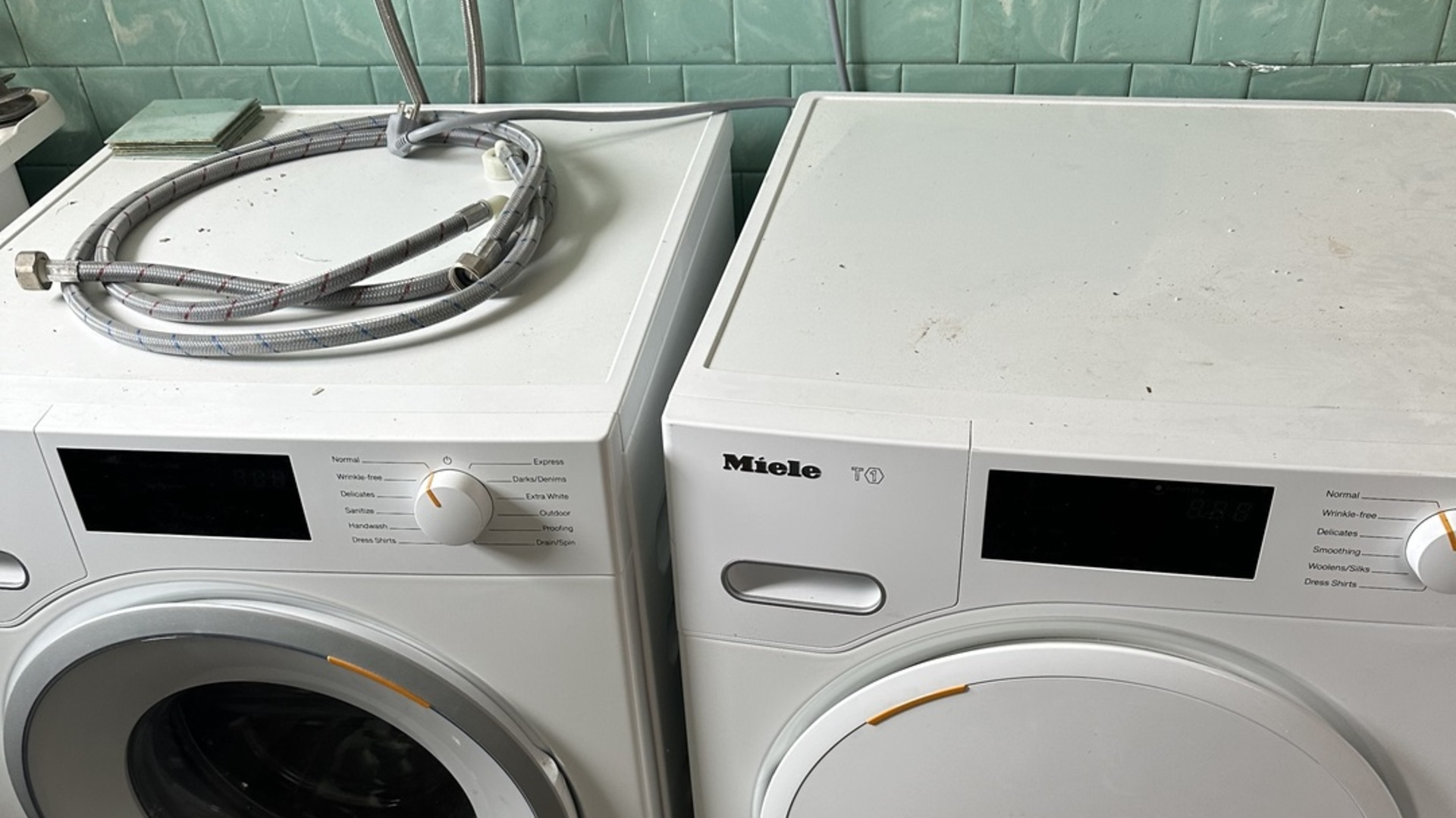 Chicago, Illinois 60652, United States, 2 Bedrooms Bedrooms, ,1 BathroomBathrooms,Residential,Active,221535