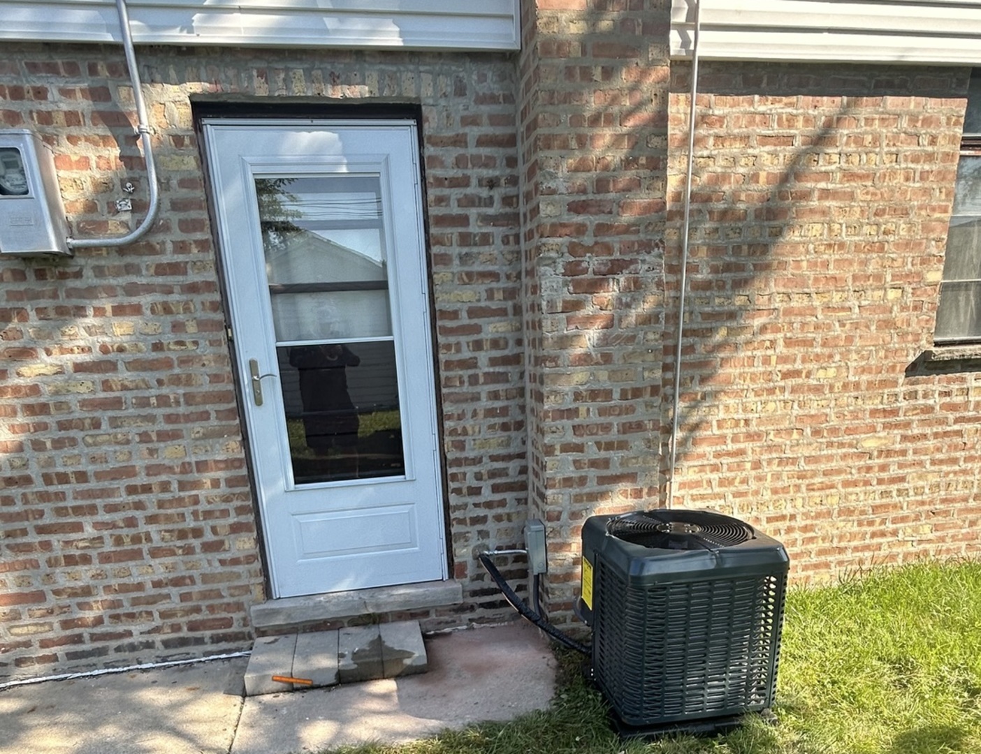 Chicago, Illinois 60652, United States, 2 Bedrooms Bedrooms, ,1 BathroomBathrooms,Residential,Active,221535