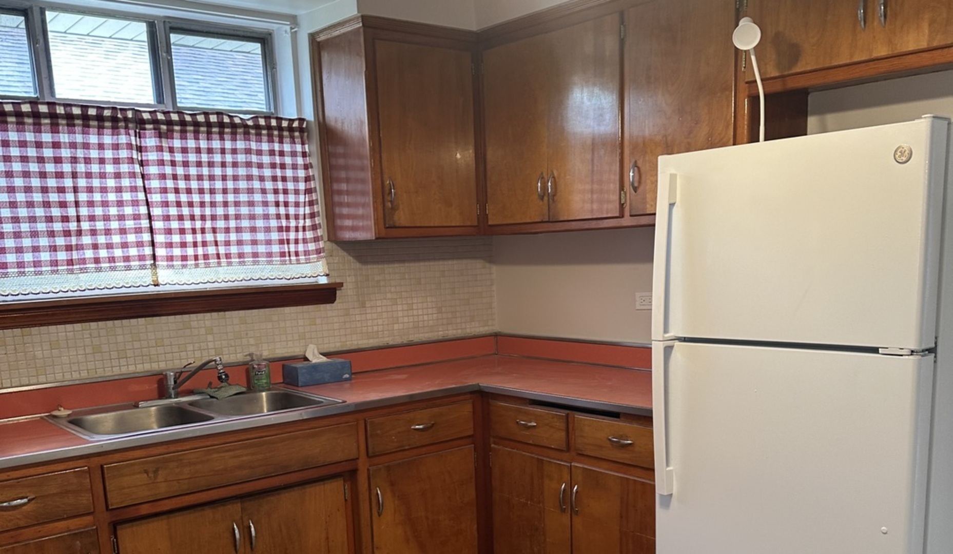 Chicago, Illinois 60652, United States, 2 Bedrooms Bedrooms, ,1 BathroomBathrooms,Residential,Active,221535