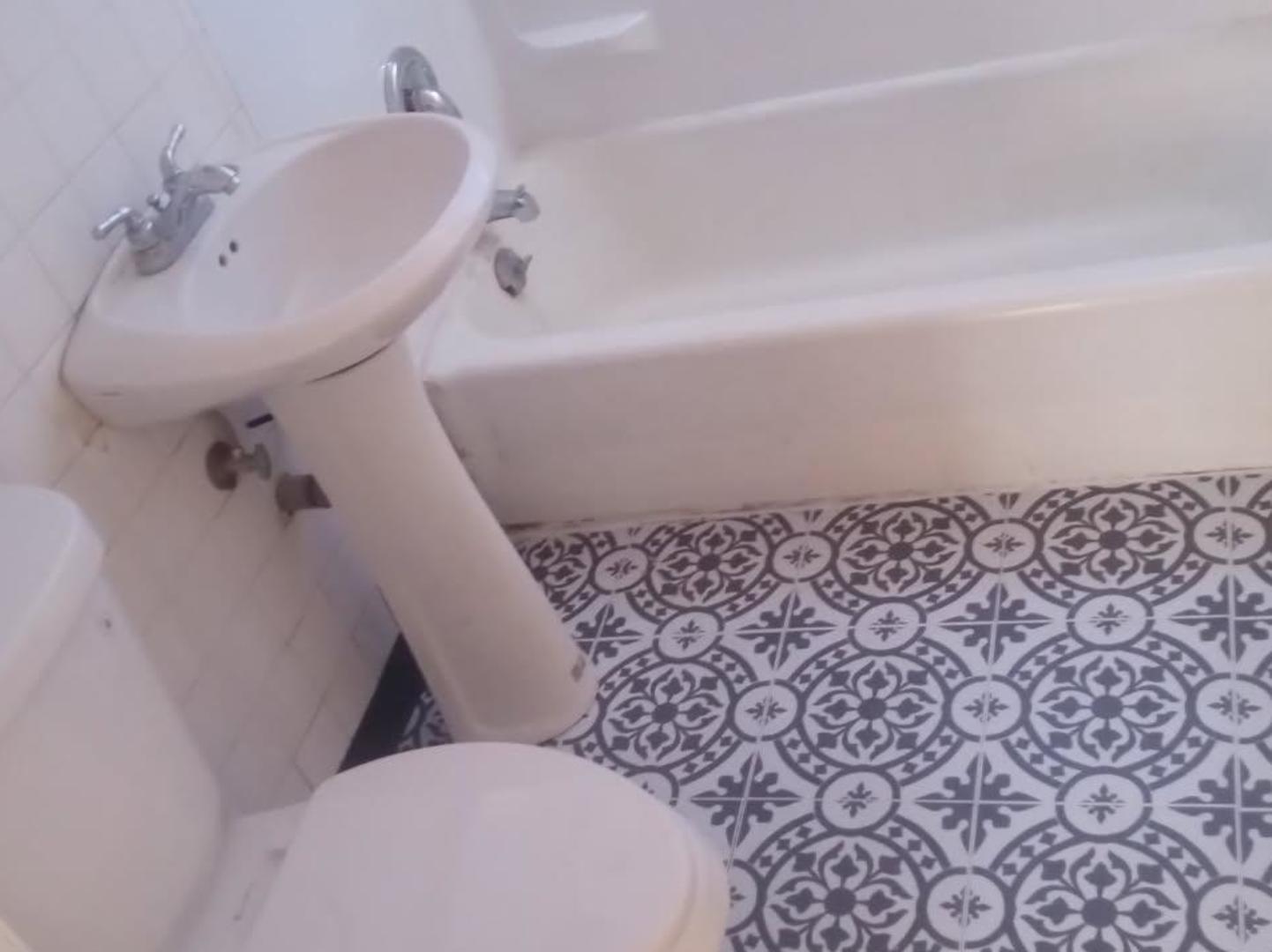 Chicago, Illinois 60652, United States, 2 Bedrooms Bedrooms, ,1 BathroomBathrooms,Residential,Active,221535