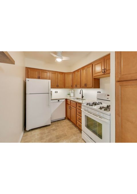 Tiny photo for 5506 Lincoln Avenue #A521, Morton Grove, IL 60053 (MLS # 12632506)