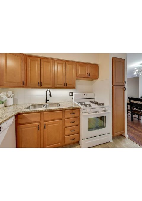 Tiny photo for 5506 Lincoln Avenue #A521, Morton Grove, IL 60053 (MLS # 12632506)