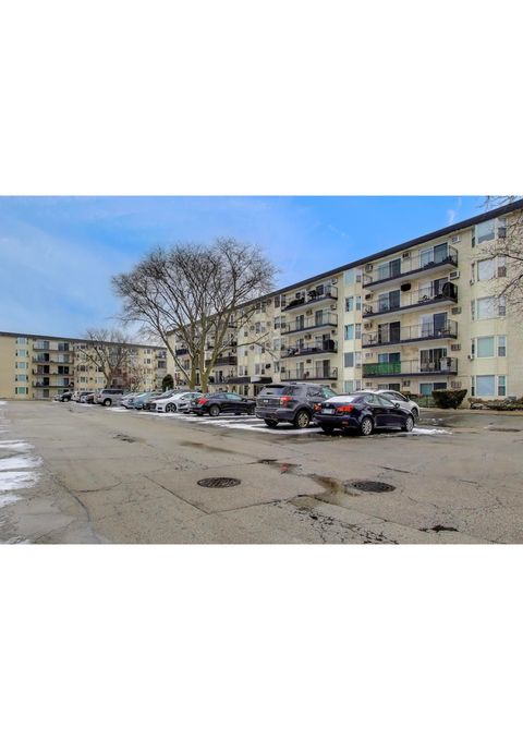 Tiny photo for 5506 Lincoln Avenue #A521, Morton Grove, IL 60053 (MLS # 12632506)