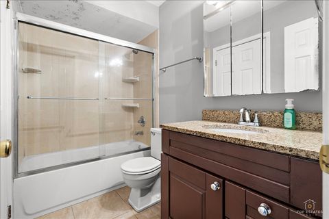 Tiny photo for 1228 INVERRARY Lane #21D, Palatine, IL 60074 (MLS # 12626488)