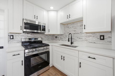 Tiny photo for 5039 W 64th Place, Chicago, IL 60638 (MLS # 12592210)