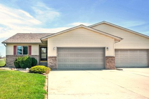 Photo of 109 E Lake Court #A, Atlanta, IL 61723 (MLS # 12606773)
