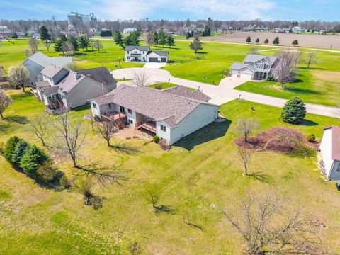 Tiny photo for 109 E Lake Court #A, Atlanta, IL 61723 (MLS # 12606773)