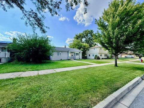 Tiny photo for 11028 Major Avenue, Chicago Ridge, IL 60415 (MLS # 12747930)