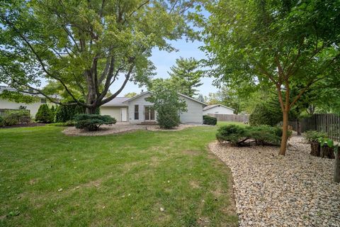 Tiny photo for 319 Hillside Lane, Bloomington, IL 61701 (MLS # 12505465)