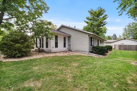 Tiny photo for 319 Hillside Lane, Bloomington, IL 61701 (MLS # 12505465)