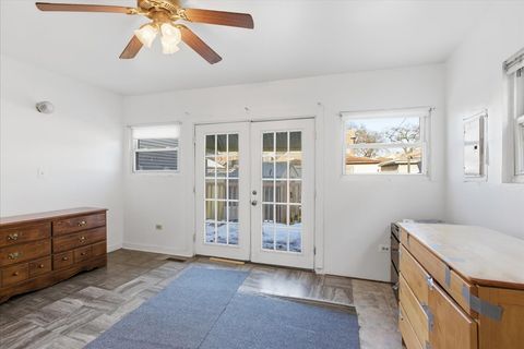 Tiny photo for 516 W 45th Place, Chicago, IL 60609 (MLS # 12534304)