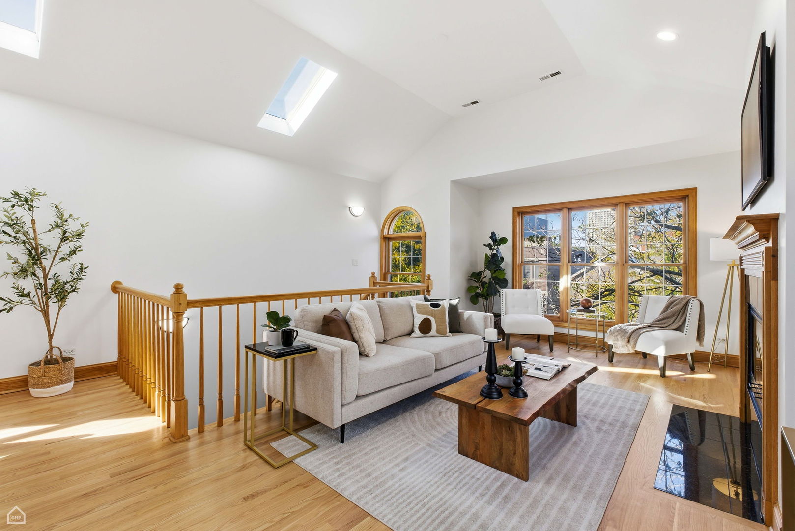 1447 W Walton Street 3