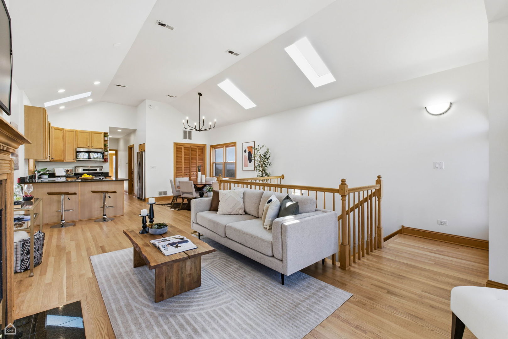 1447 W Walton Street 3