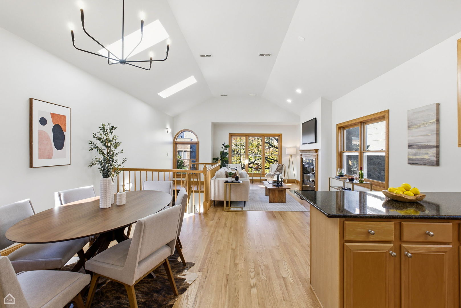 1447 W Walton Street 3