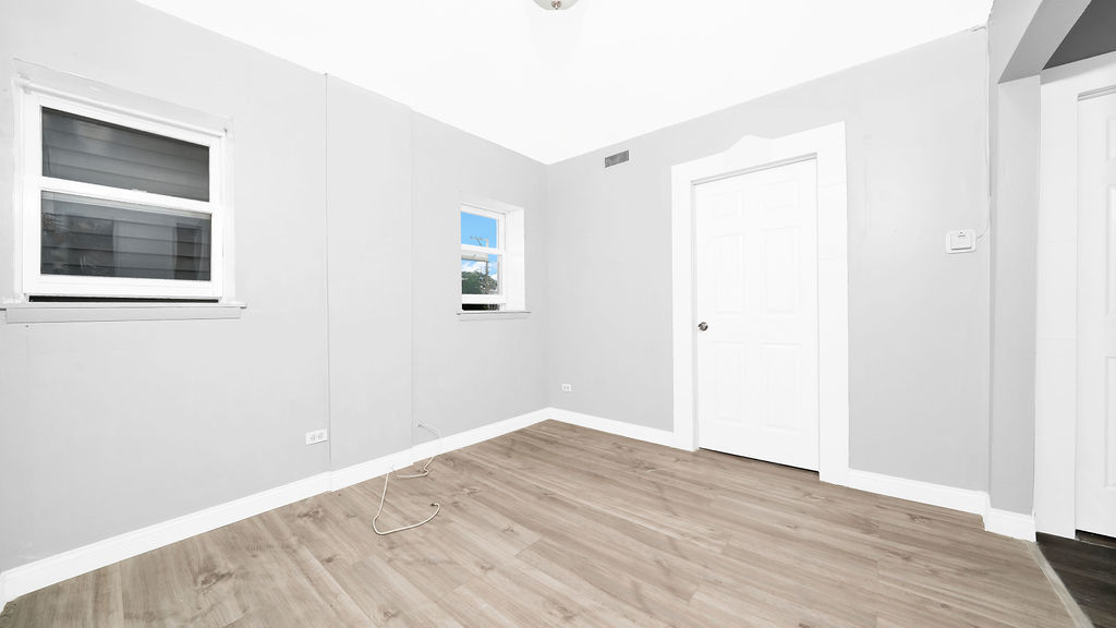 1831 W 21st Place 1R