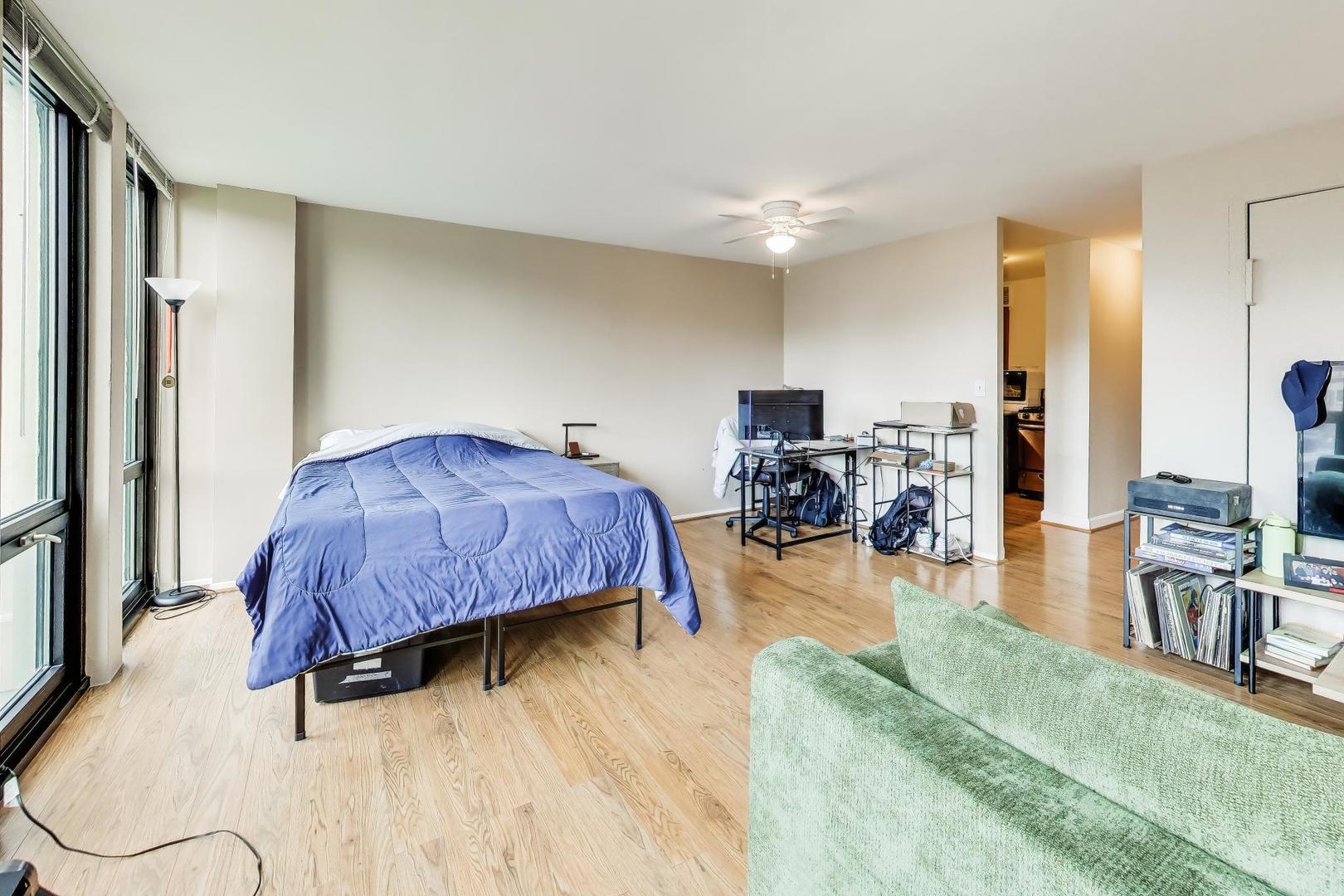 1 E Scott Street 1311