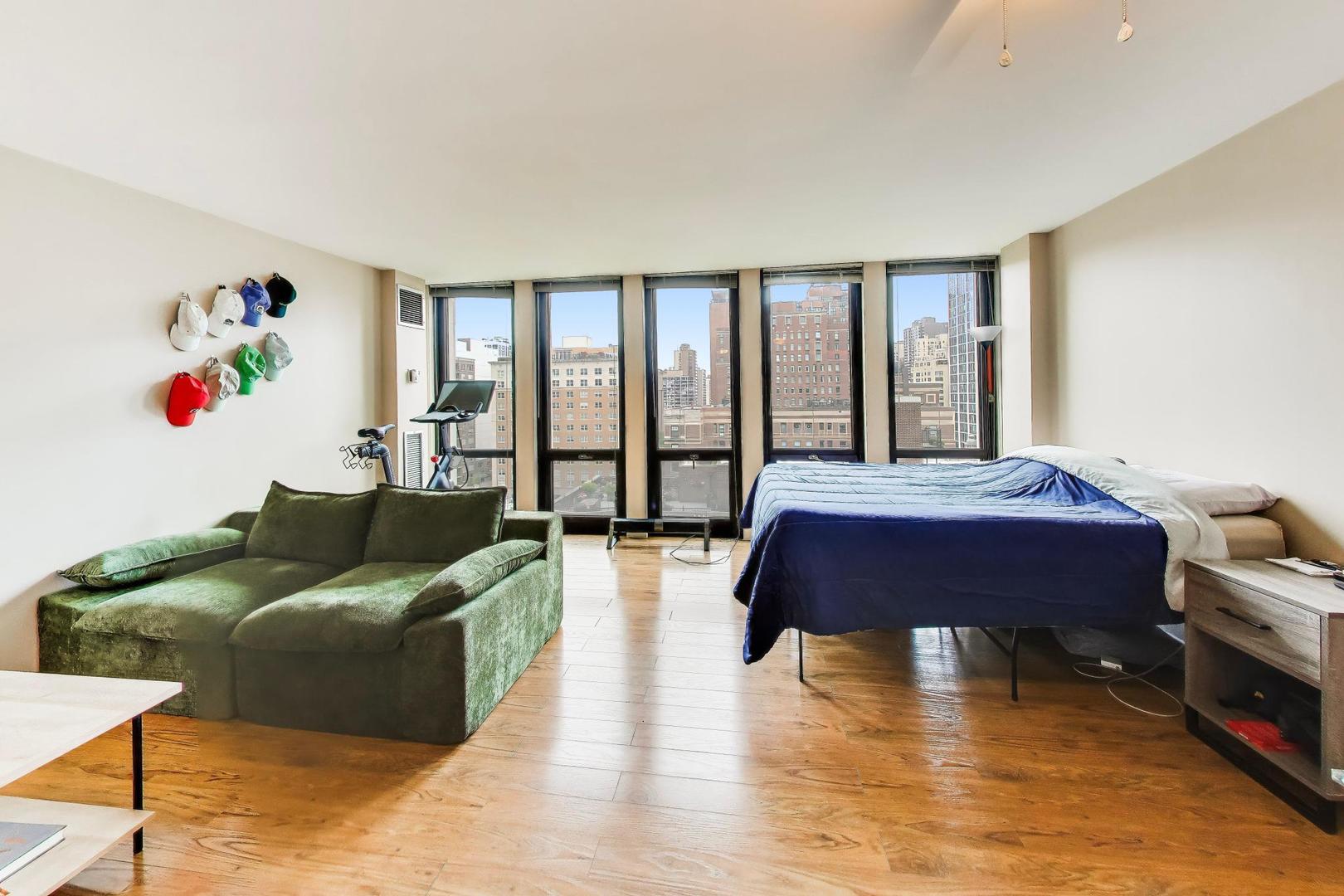 1 E Scott Street 1311