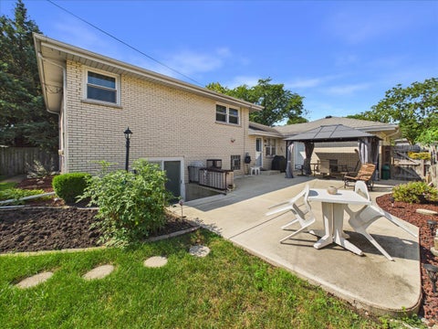 Tiny photo for 1511 Miami Lane, Des Plaines, IL 60018 (MLS # 12751496)
