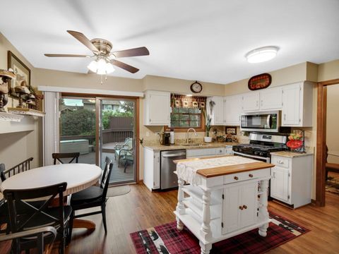 Tiny photo for 2 Honey Lane, New Lenox, IL 60451 (MLS # 12499696)