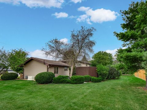 Tiny photo for 2 Honey Lane, New Lenox, IL 60451 (MLS # 12499696)