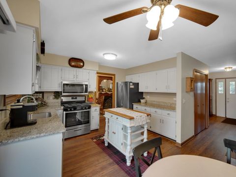 Tiny photo for 2 Honey Lane, New Lenox, IL 60451 (MLS # 12499696)
