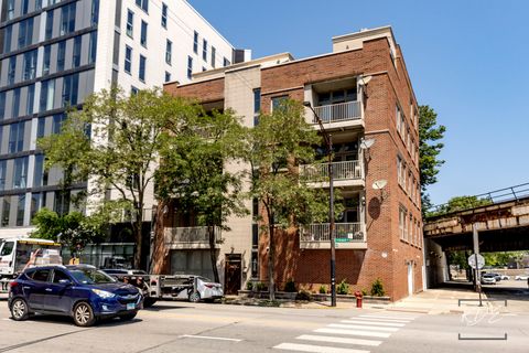 Photo of 700 W Grand Avenue #3E, Chicago, IL 60654 (MLS # 12660635)