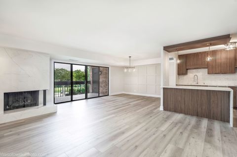 Tiny photo for 3801 Mission Hills Road #204, Northbrook, IL 60062 (MLS # 12492992)