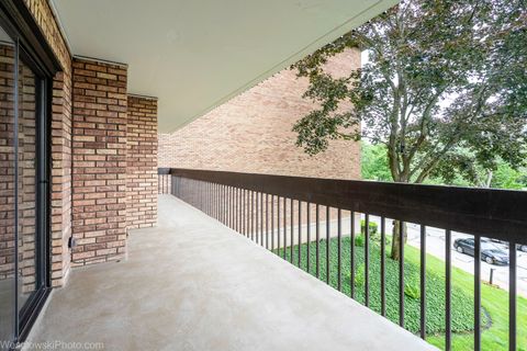 Tiny photo for 3801 Mission Hills Road #204, Northbrook, IL 60062 (MLS # 12492992)