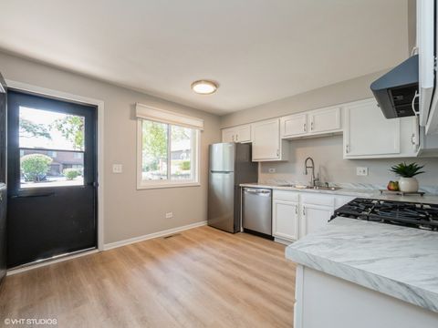 Tiny photo for 1101 Geneva Lane #B, Lake Zurich, IL 60047 (MLS # 12486342)