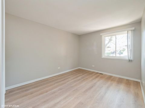 Tiny photo for 1101 Geneva Lane #B, Lake Zurich, IL 60047 (MLS # 12486342)