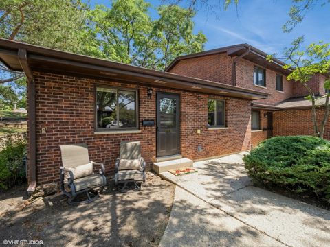 Photo of 1101 Geneva Lane #B, Lake Zurich, IL 60047 (MLS # 12486342)