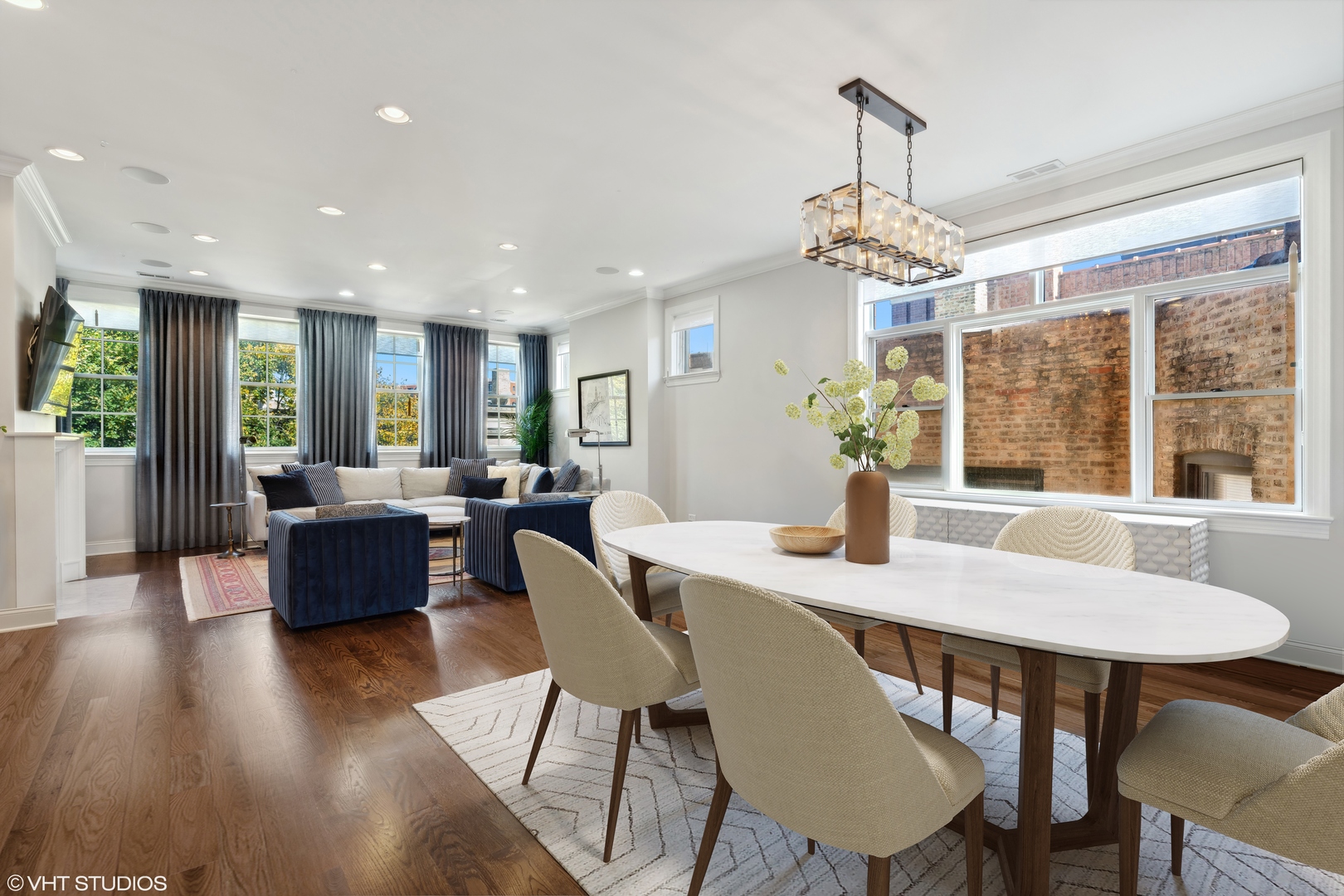 851 W Fletcher Street 3