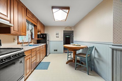 Tiny photo for 1308 Waverly Place, Joliet, IL 60435 (MLS # 12386657)