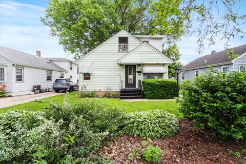 Photo of 1308 Waverly Place, Joliet, IL 60435 (MLS # 12386657)